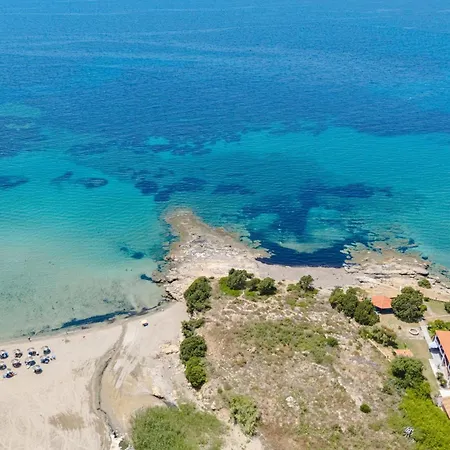 To Pournari Beachside Garden House - Happy Апартаменты Korakochori