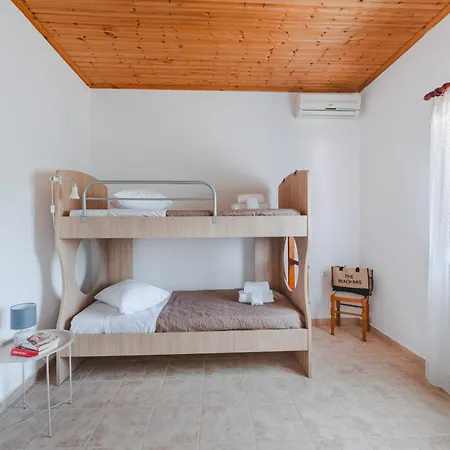 To Pournari Beachside Garden House - Happy