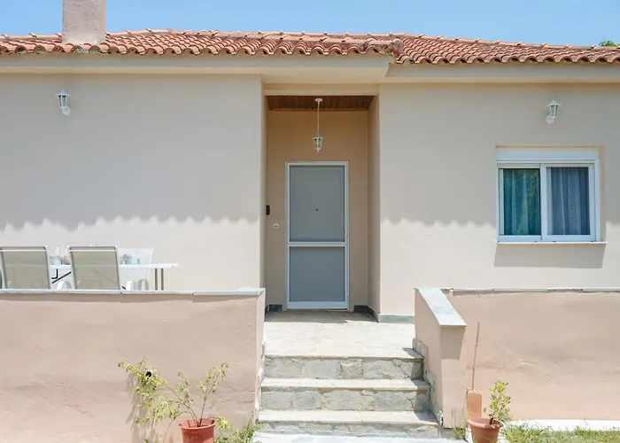 To Pournari Beachside Garden House - Happy *