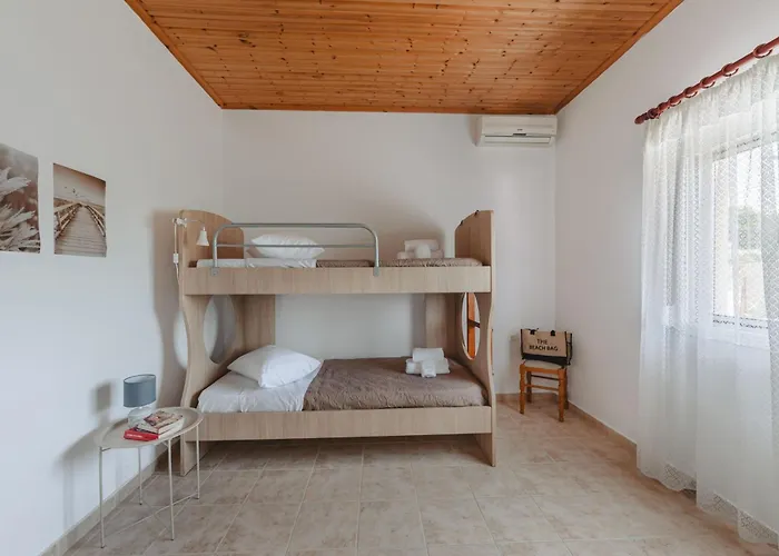 To Pournari Beachside Garden House - Happy * Korakohóri