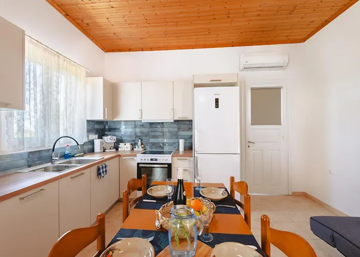 To Pournari Beachside Garden House - Happy *