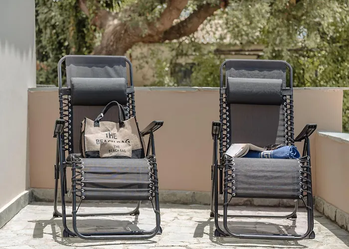 To Pournari Beachside Garden House - Happy *